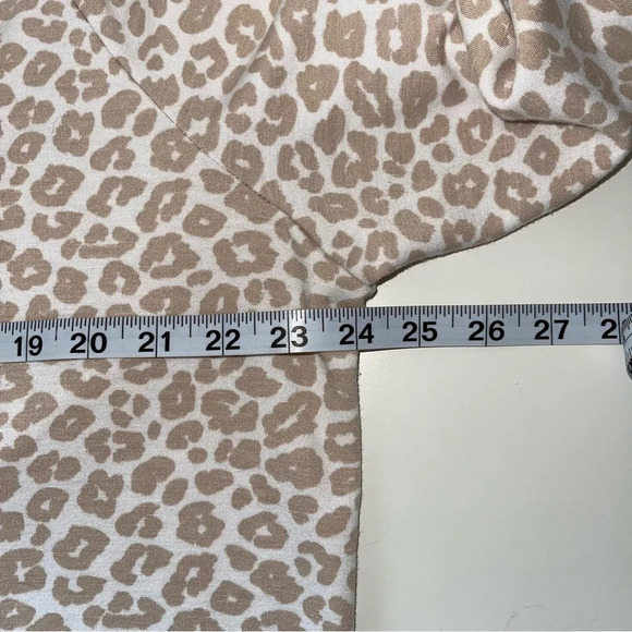 Rae Dunn Football Mama Cream & White Leopard Print Sweatshirt 1X Women’s - Picture 7 of 11